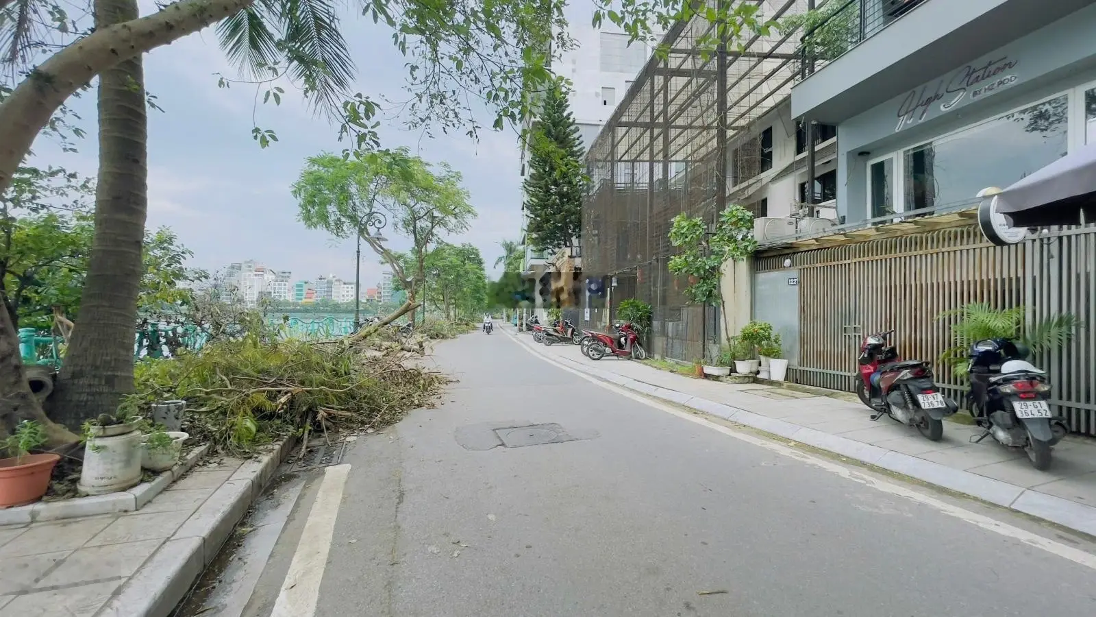 Chính chủ bán nhà mặt phố Từ Hoa 250m*6T MT 12m thang máy, vỉa hè doanh thu trên 3tỷ/ năm chỉ 168tỷ