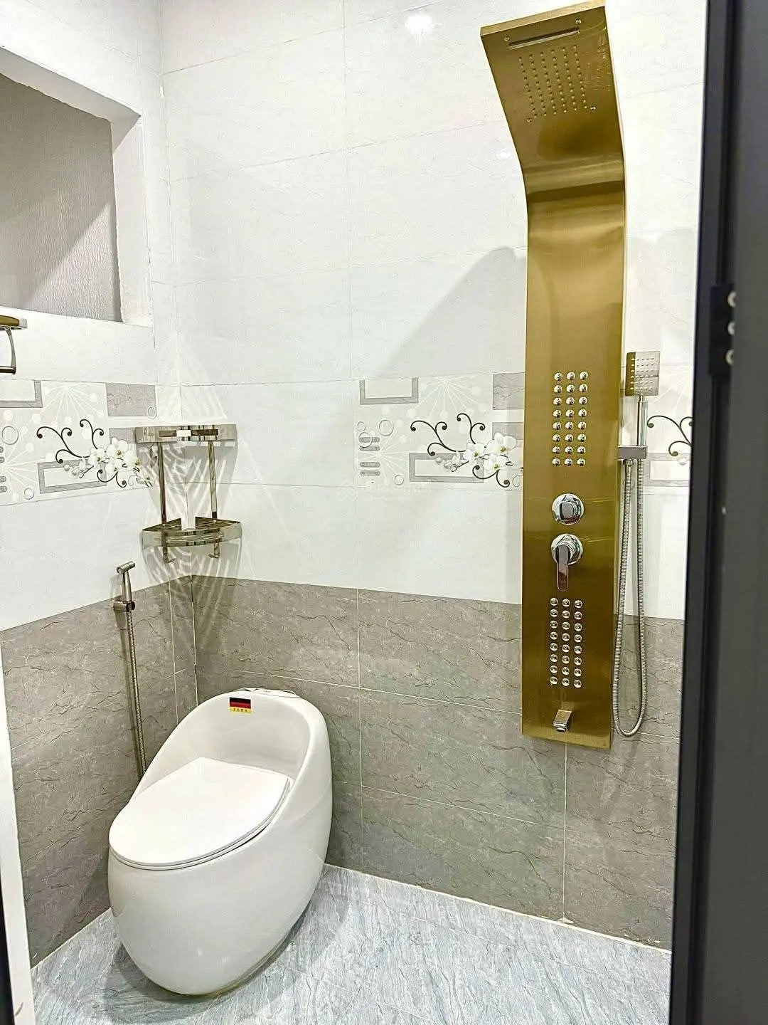 Bán gấp nhà 4 tầng đẹp không góc chết điện biên phủ ngay trung tâm tp đà nẵng!