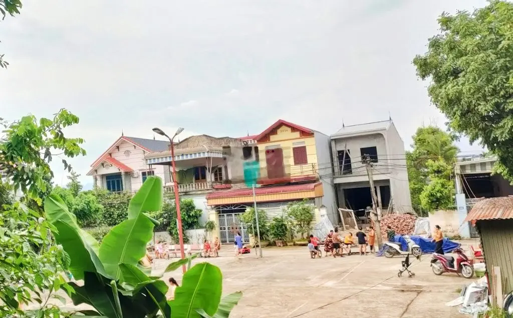 Bán đất mặt tiền 8m tại Thủy Xuân Tiên, Chương Mỹ. Diện tích 101m2
