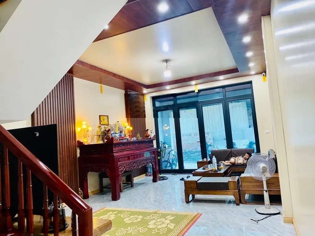 Bán gấp nhà 2 tầng 63m2, ô tô đỗ cửa giá 3,5tỷ (có thương lượng)