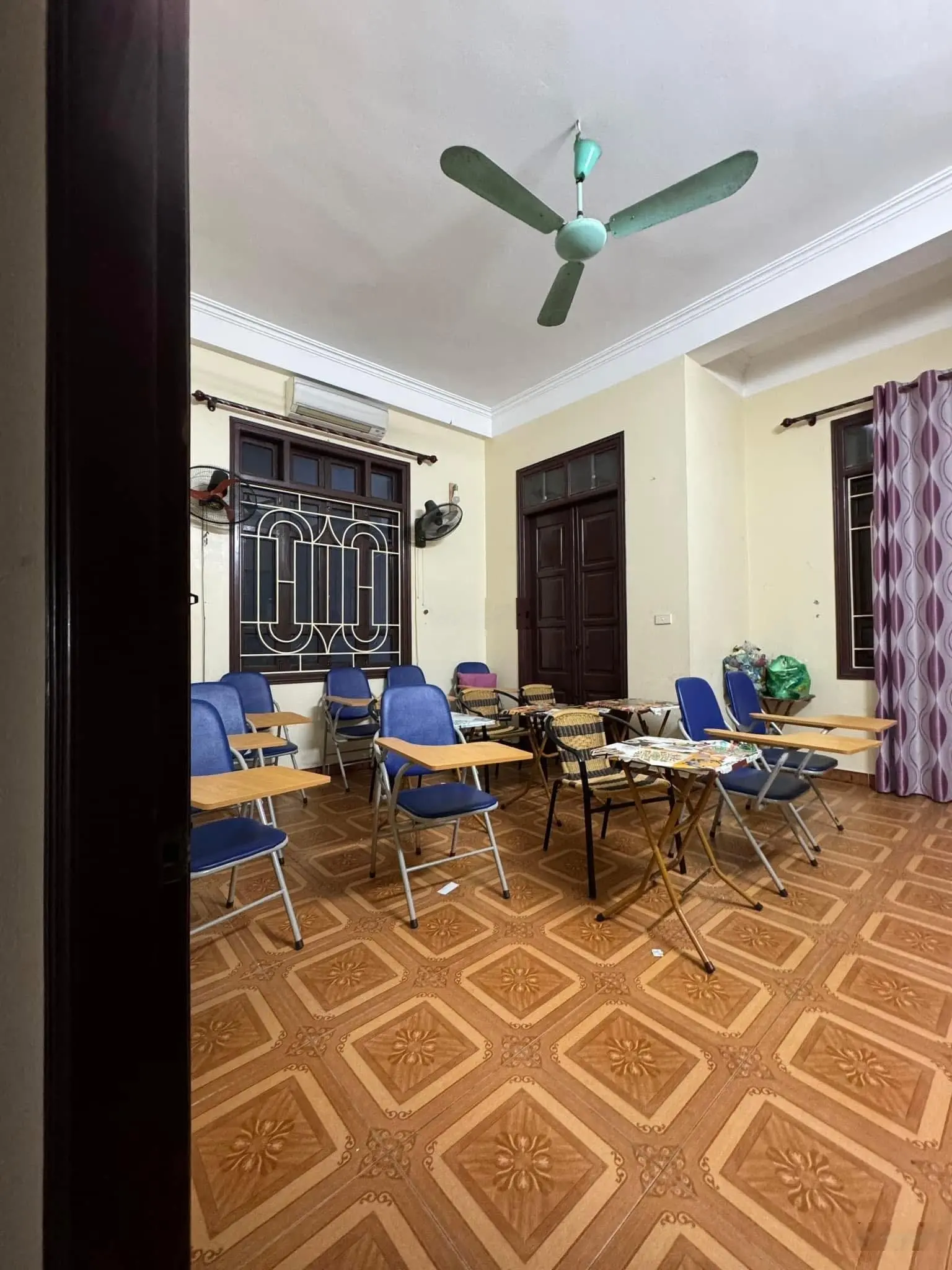 Bán nhà đường Kim Ngưu 9,2 tỷ vnd, 71m2, 4 PN, 3 WC, ngõ rộng 3.5m