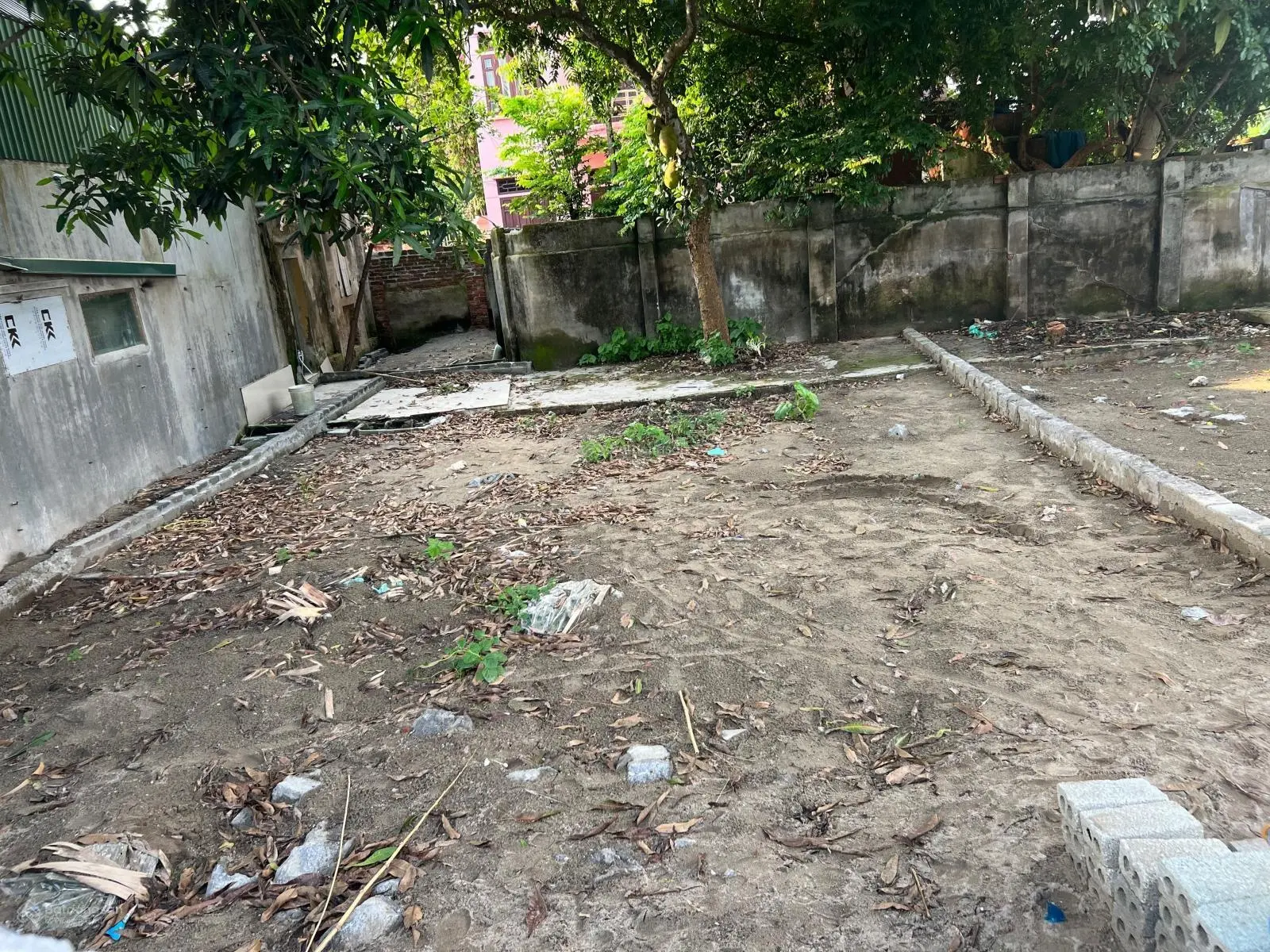 Bán đất mặt trục chính đường nhựa Cửu Cao. Mặt tiền 28m diện tích 390m2 đường rộng 8m. Giá 42tr/m2