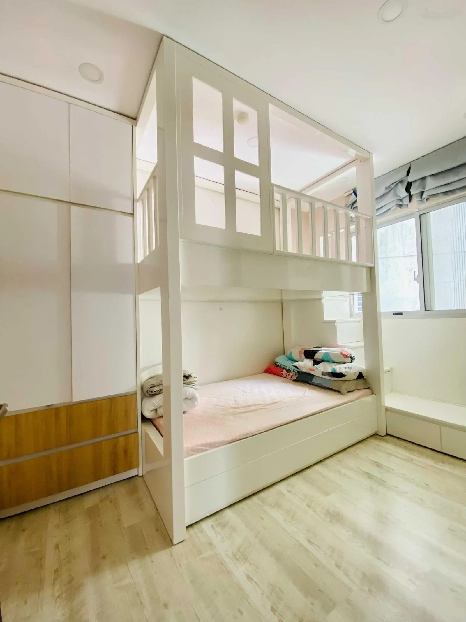 Chủ nhà cần bán căn Ruby 3PN - 2WC vị trí đẹp view nội khu, có sẵn nội thất đầy đủ
