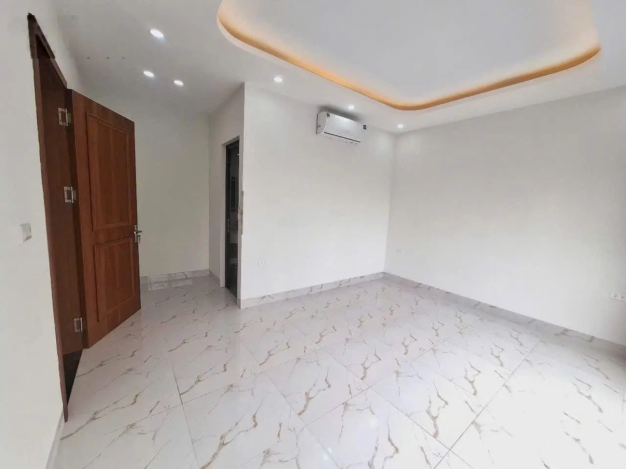 Nhà mới đường 18m - mỗ lao vị trí siêu đẹp 5 tầng thang máy - mt 6.4m