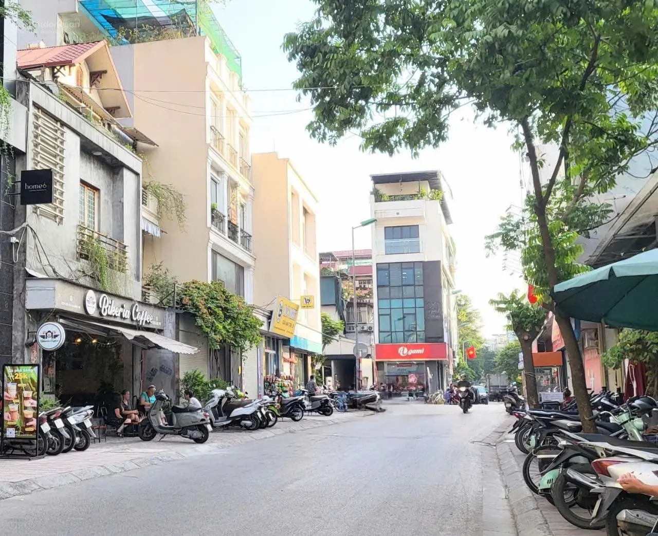Bán đất ngõ 279 Đội Cấn. Mặt ngõ kinh doanh tấp nập, đường rộng 8m, vỉa hè 4m, mặt tiền 7.2m.