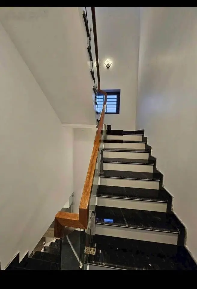 cần bán nhà mới xây tại tp thủ dầu một giá chỉ 2ty9 /100m2