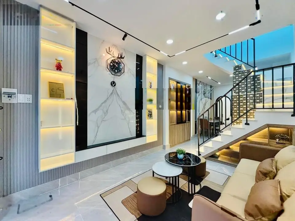 Nhà đẹp ngay trung tâm chỉ 3.65 TỶ, MT Lê Hồng Phong, phường 10, Quận 10, 3PN - 3WC, sổ hoàn công