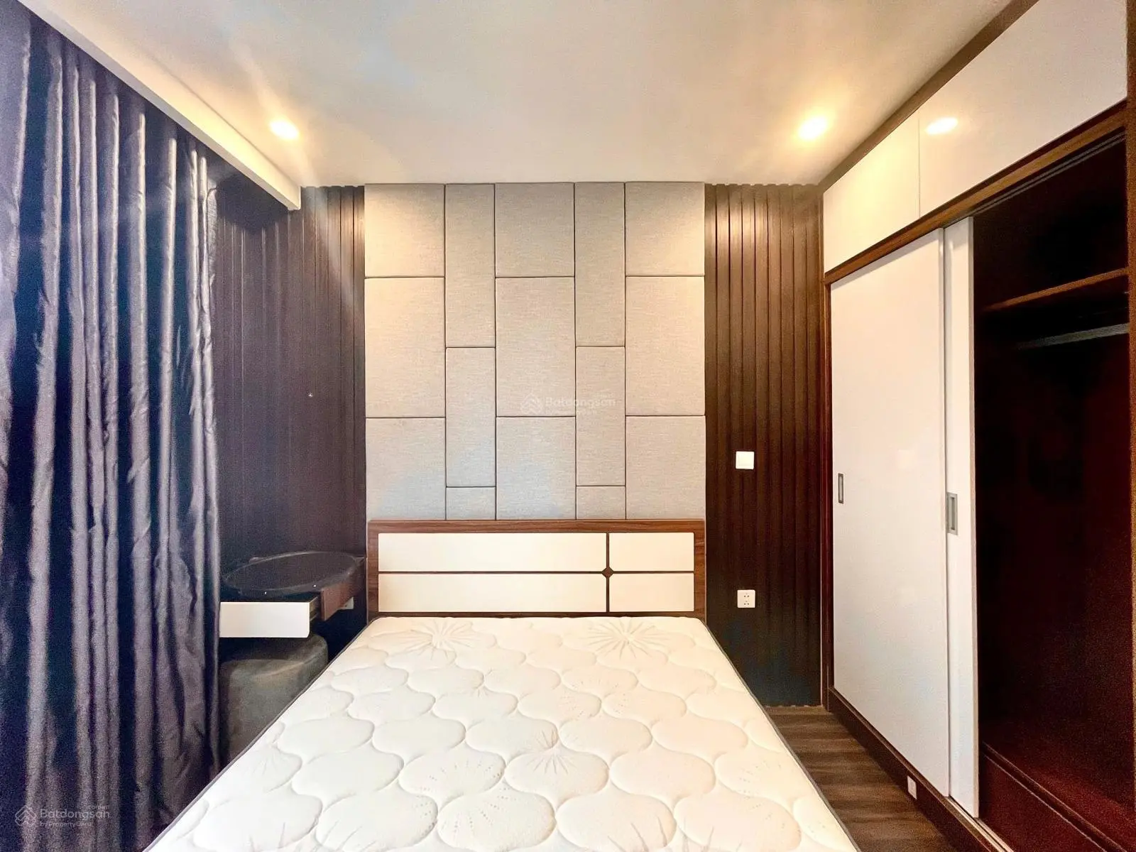Bán căn chung cư 1,5N, 1WC tại Hoàng Huy Commerce full nội thất giá tốt nhất thị trường