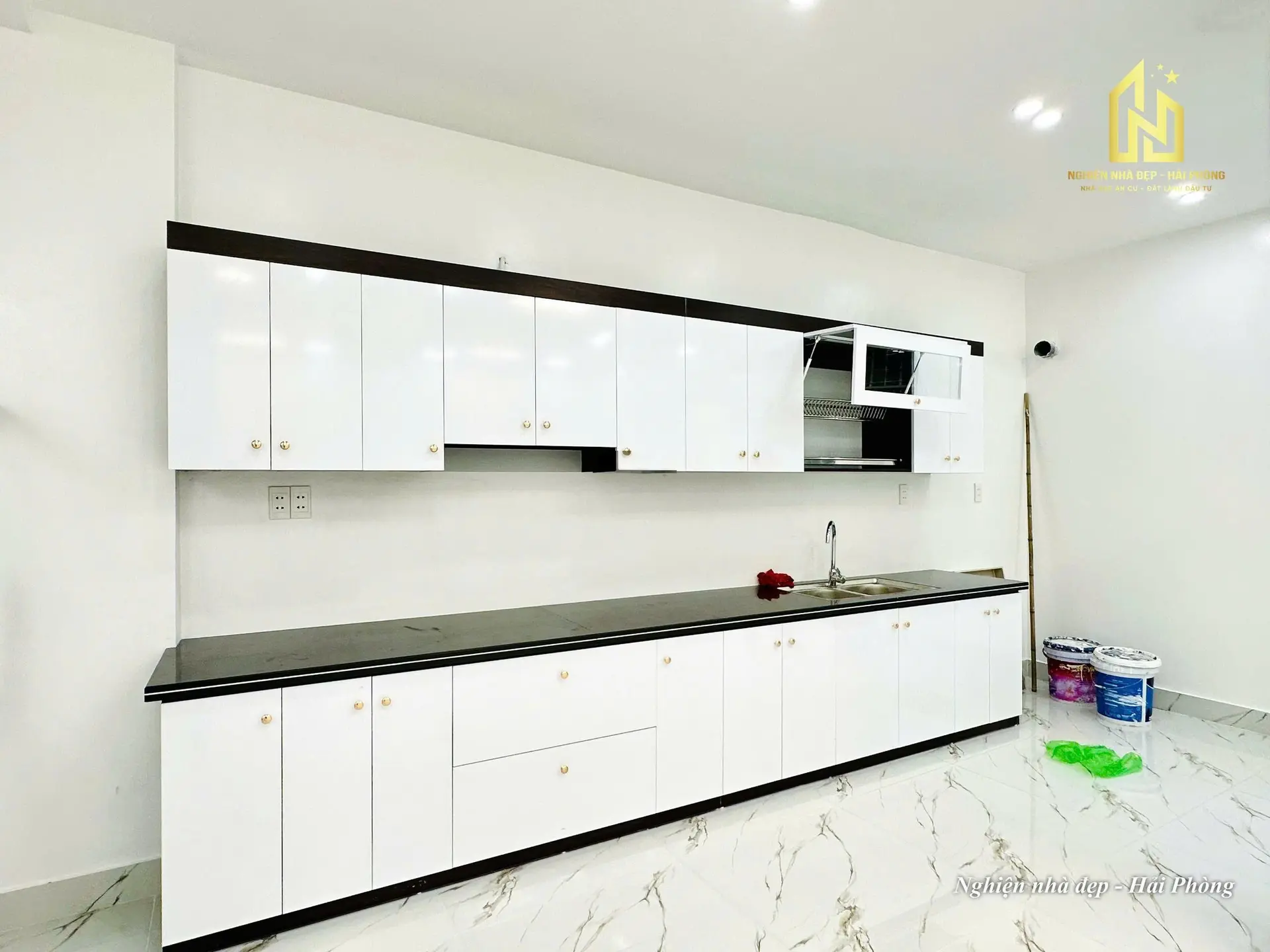 Nhà đẹp gốc dân xây độc lập, mặt ngõ thông thương phố Thiên Lôi, Chợ Đôn, ô tô đỗ cửa