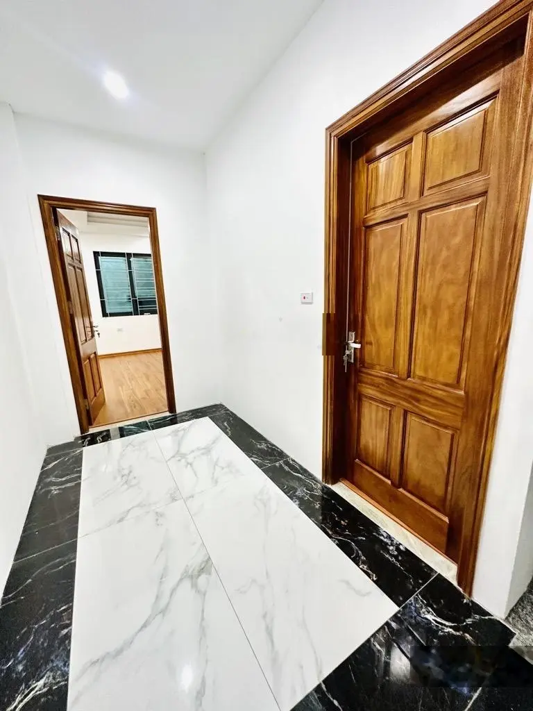 Bán nhà ngõ 142 Âu Cơ, 80m2, 5 tầng, thang máy 20m ra mặt phố, nhà đẹp ở ngay chỉ 13.2 tỷ.