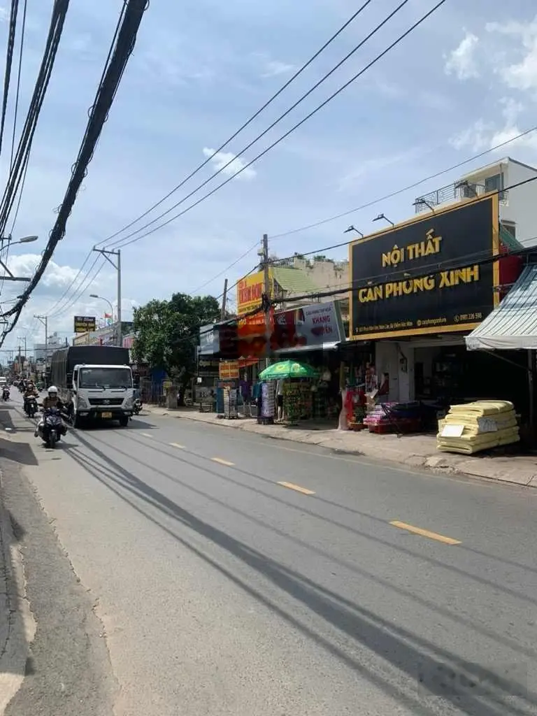 BÁN NHÀ ĐẸP 125M2 3 TẦNG NGANG 5M THANG MÁY HXT TRÁNH PHAN VĂN HỚN