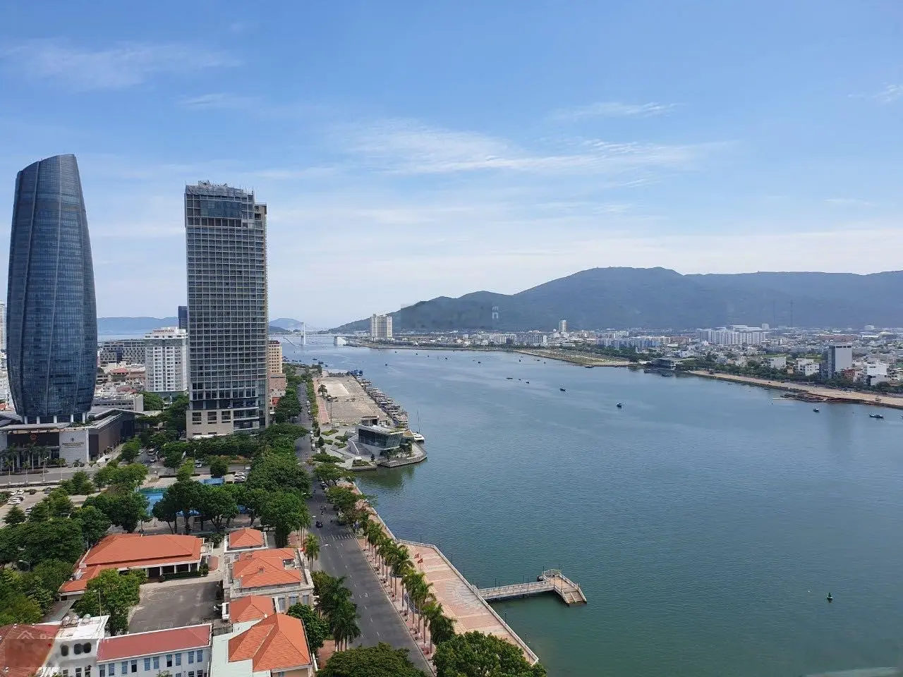 1 phòng ngủ 55m2, view sông Hàn, view pháo hoa cực đẹp căn hộ cao cấp 5* Hilton Bạch Đằng