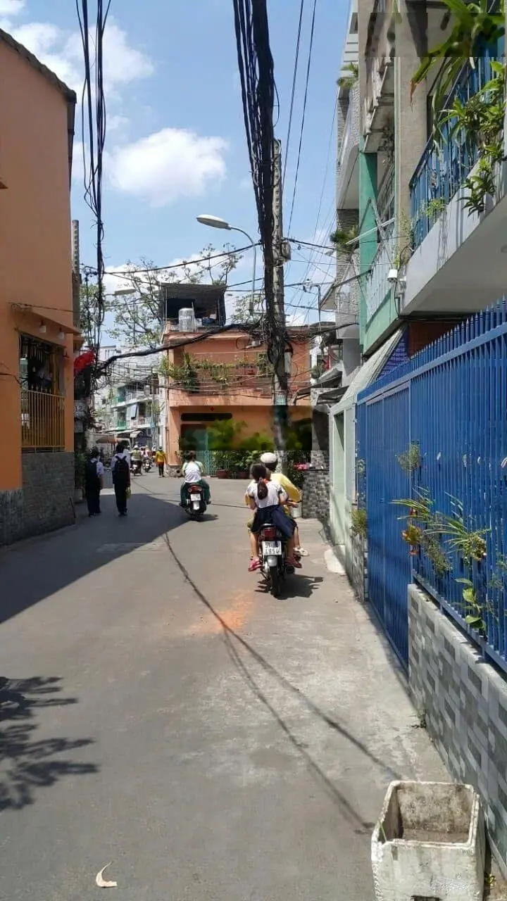 Hậu giang p6 quận 6..nhà 3 tầng.2pn.2wc.có sân thượng giá 3.6 tỷ gần trường tiểu học chi lăng