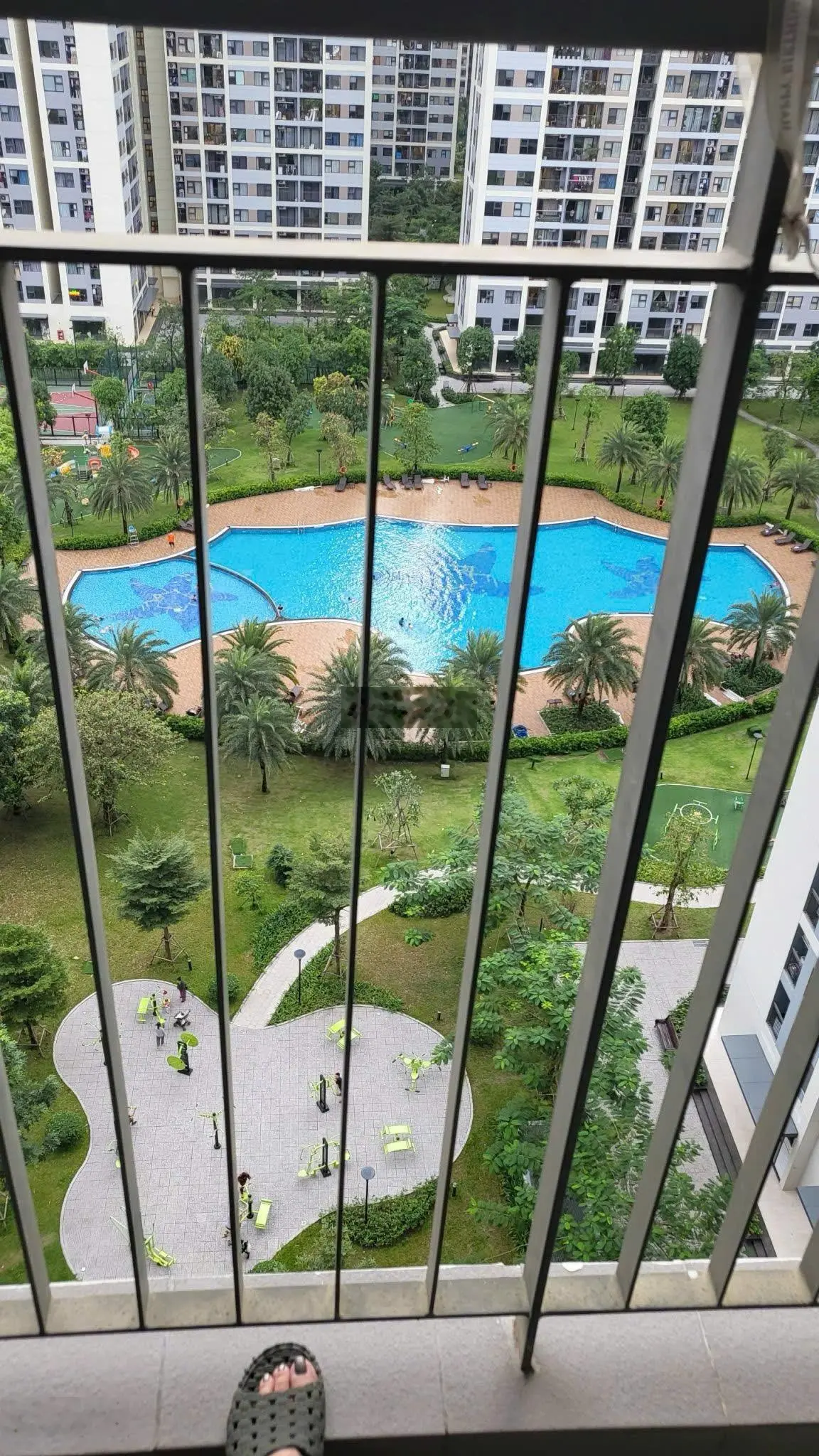 Bán căn góc 2PN+1 DT 63,3m2 view hồ bơi đẹp chỉ 2,750 tỷ đã có sổ hồng tặng full NT hỗ trợ vay 60%