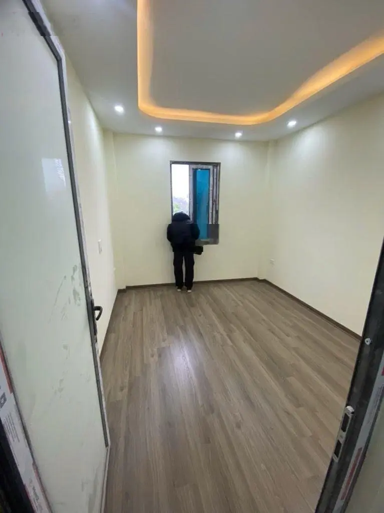 Bán nhà ở Đường Ỷ La, 5,8 tỷ, 46m2, 6PN, 6WC, 5T, HĐ, Hà Nội