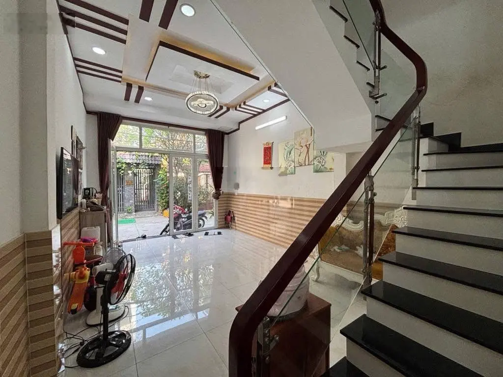 Xoay vôn làm ăn bán gấp nhà Nguyễn thị búp 2tỷ250 1 lau 1 trệt còn Tl