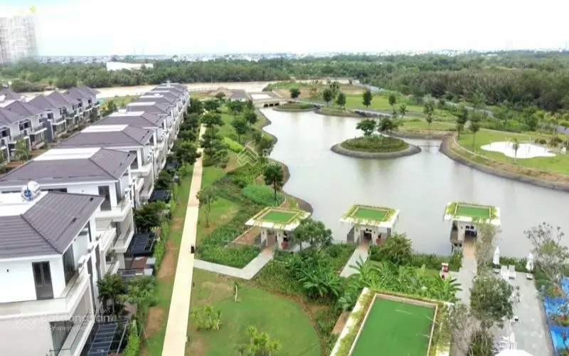 Bán gấp biệt thự Lavila giá tốt tháng 11, 5.5 x17.6 m - giá thật: 10.6 tỷ. LH: 0902 781 ***