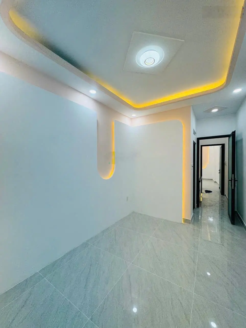 - BÁN NHÀ Q4 KHU DÂN CƯ HIỆN HỮU KHÔNG LO GIẢI TOẢ nNguyễn Thần Hiến, Phường 18, Quận 4, TPHCM.