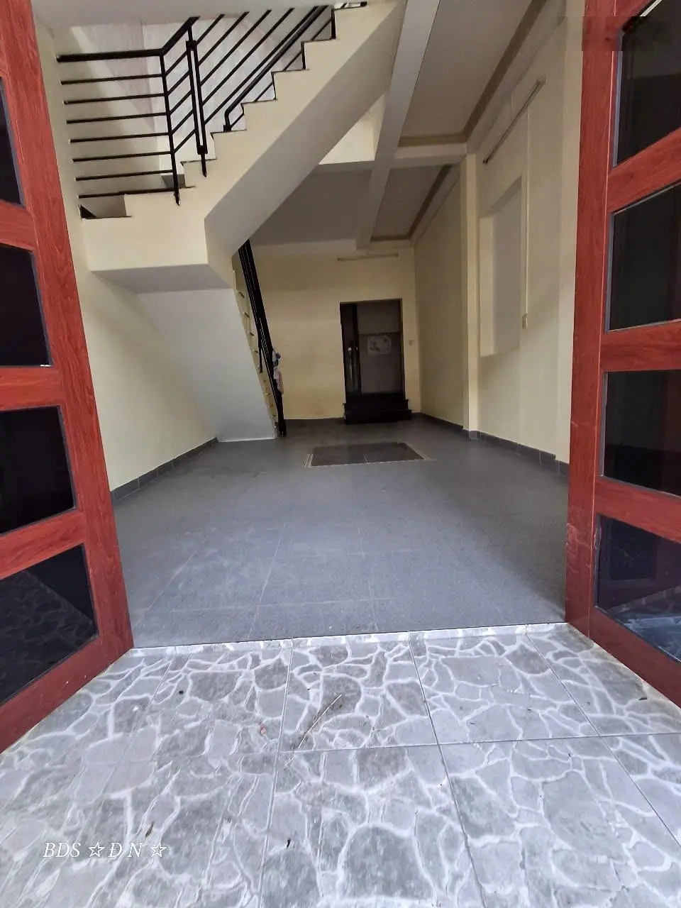Bán nhà riêng tại Lái Thiêu, 3,2 tỷ, dtsd: 135,7 m2, 4PN, 3WC, 2 tầng, Bình Dương