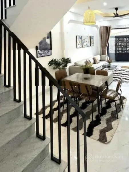 Bán gấp nhà Lê Văn Lương, Tân Phong, Quận 7. DT 49,5m2. SHR, pháp lí chuẩn