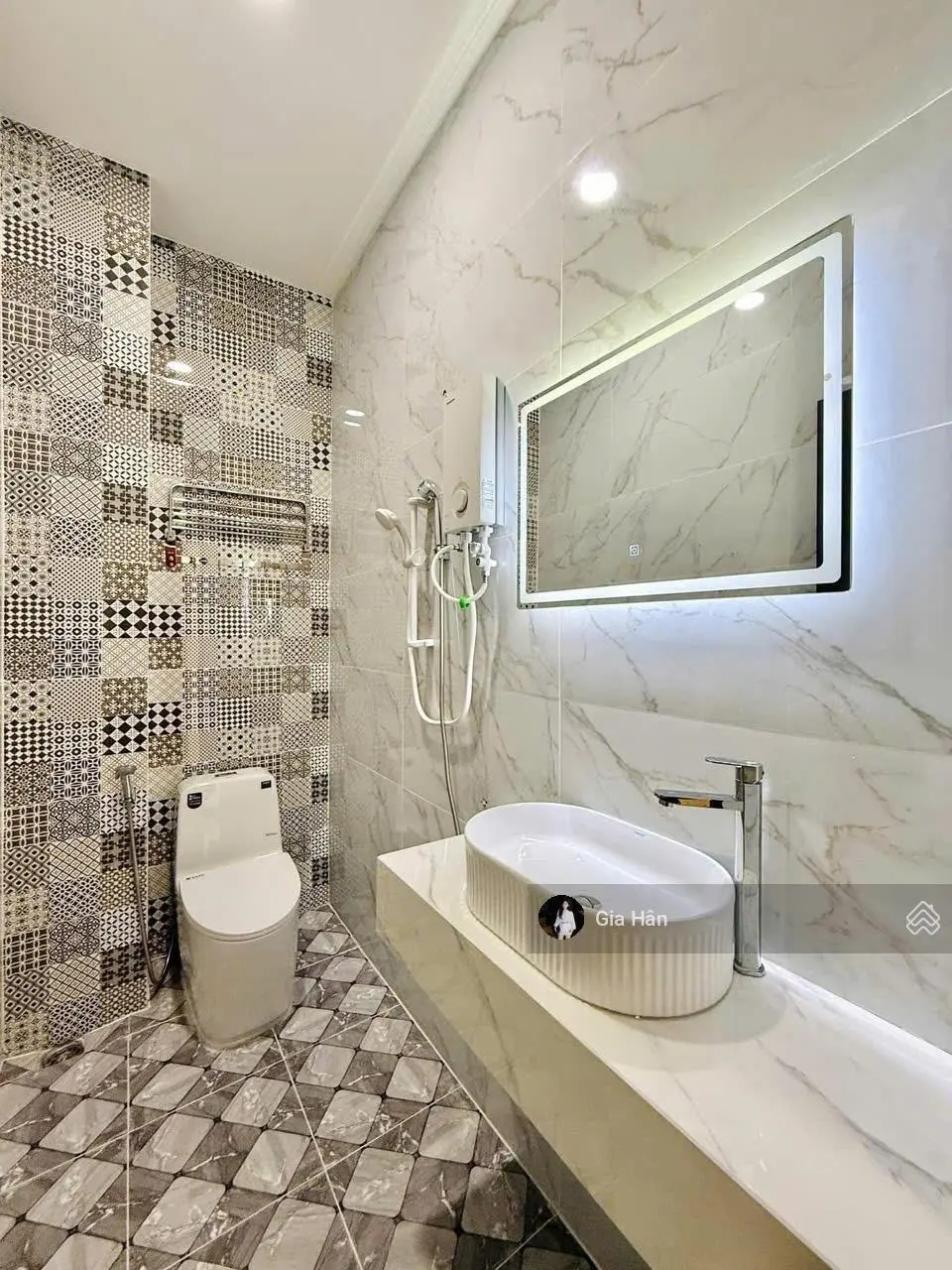 Bán nhà gần chợ Thạch Đà giá chưa tới 3 tỷ. Nhà 60m2 Phạm Văn Chiêu xây 1 trệt 2 lầu. Sổ riêng sẵn