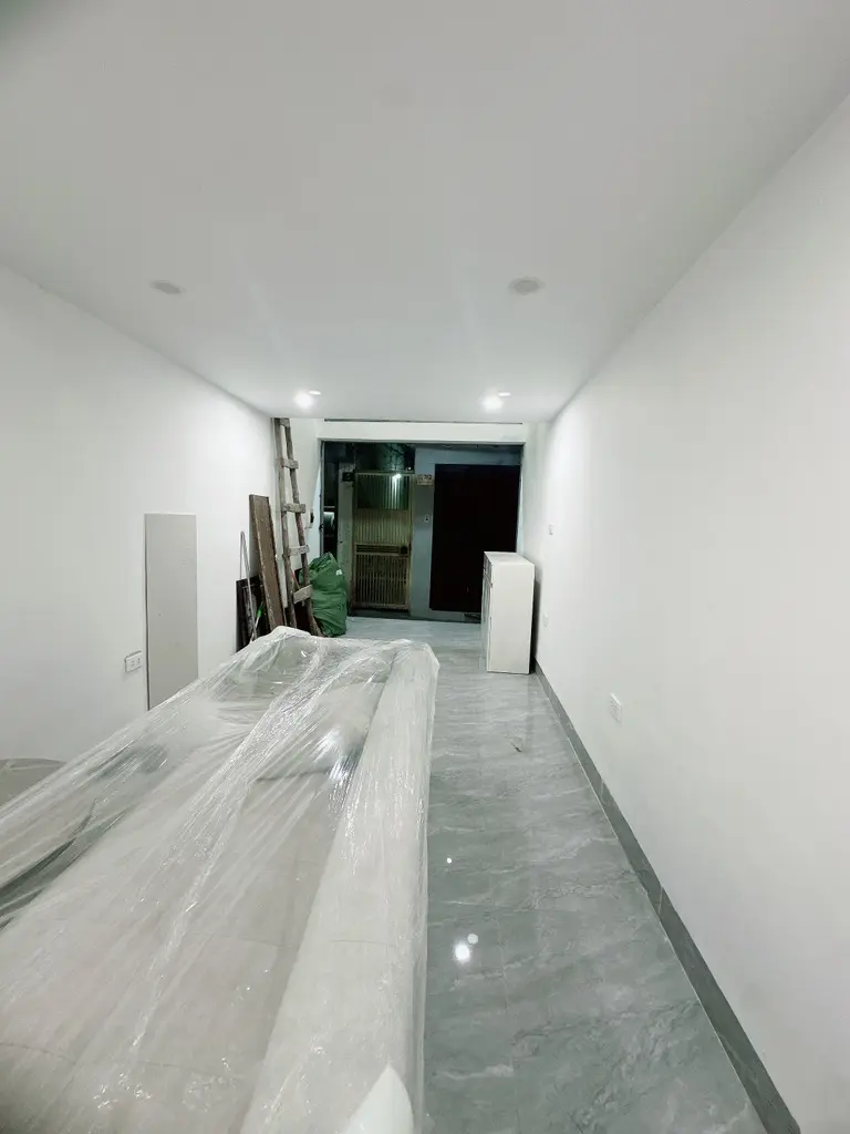 Bán nhà ngõ Đê Tô Hoàng – 4 tầng đẹp – Ngõ thoáng – Gần Đại Cồ Việt – Giá chỉ 5.05 tỷ