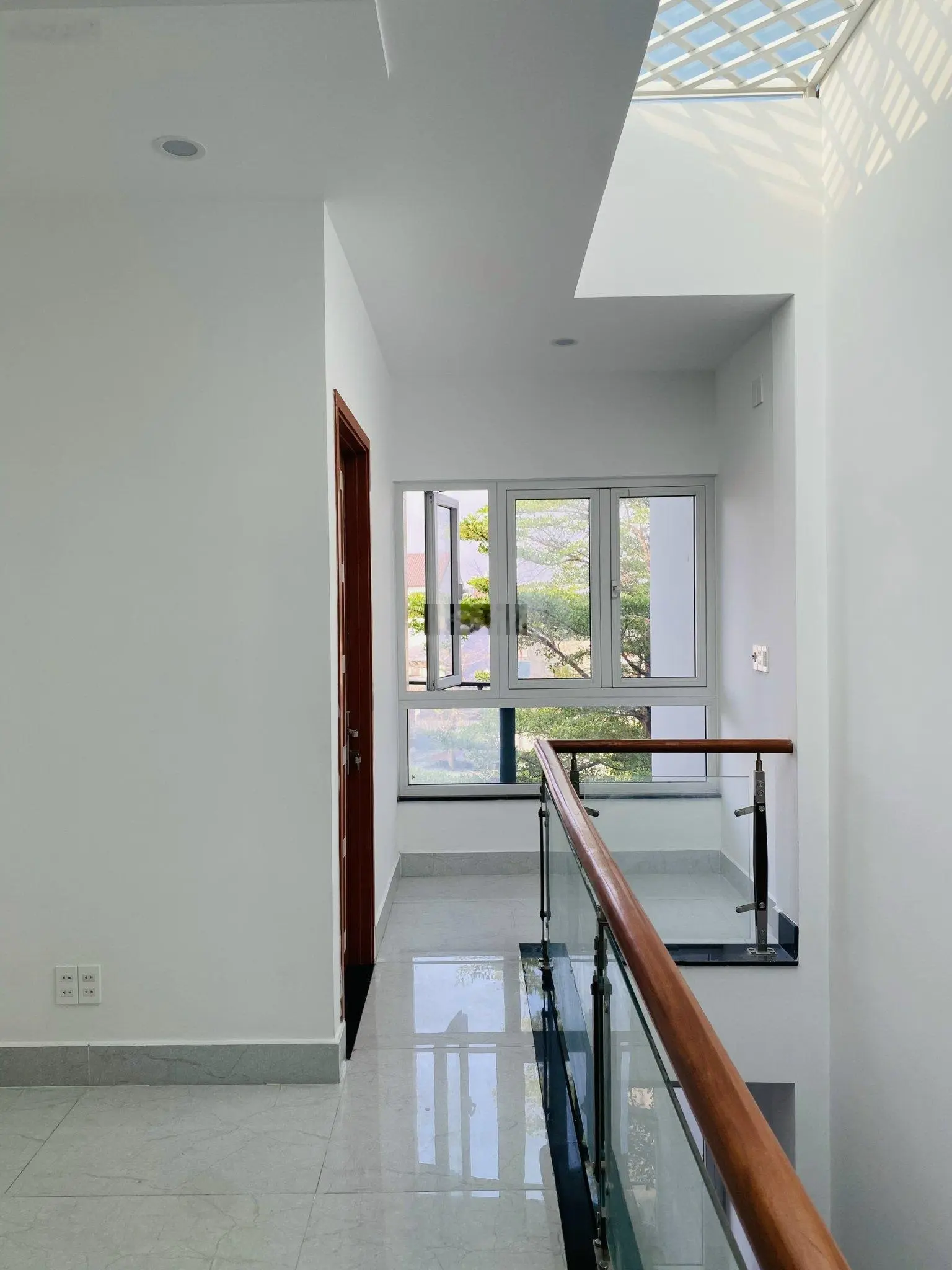 Nhà phố liền kề mới - tiện kinh doanh - Nhà 2 lầu trong khu dân cư Tam Hiệp, Lý Văn Sâm nối dài