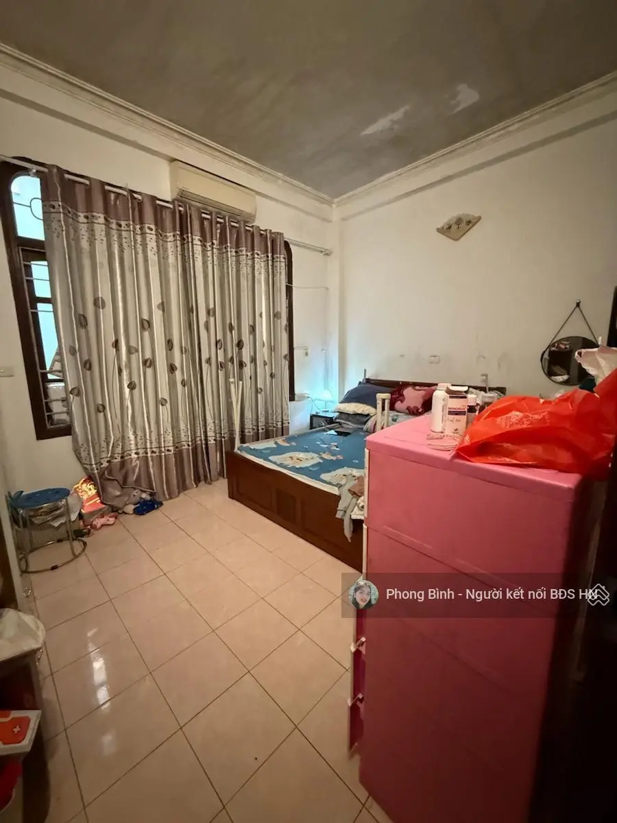 Cần tiền bán gấp giá nào cũng bán. Nhà Nguyễn Chính - Tân Mai 41m2*3T*MT4,5m. Gần phố, trk nhà 3m.