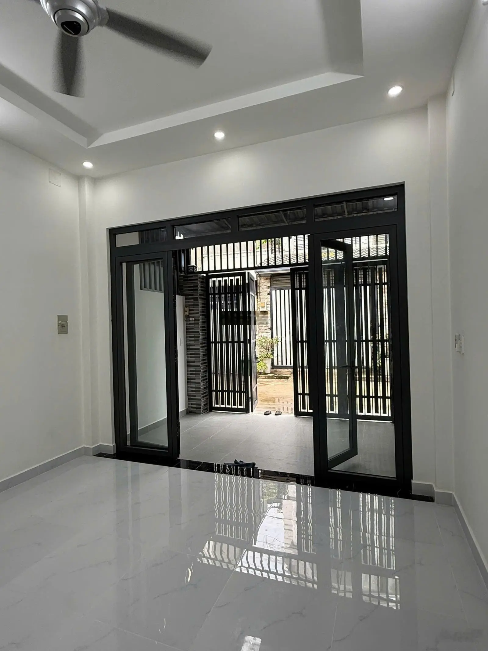 Nhà đẹp 1T2L sân thượng - đường 5m thông - TNPB, Quận 9