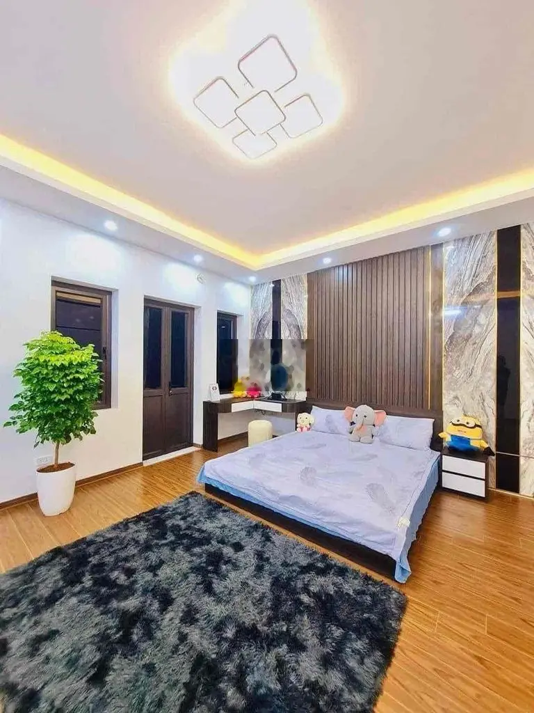 Cực Hiếm! Nguyễn Chí Thanh, lô góc, gần phố, ngõ nông, 35m ô tô tránh