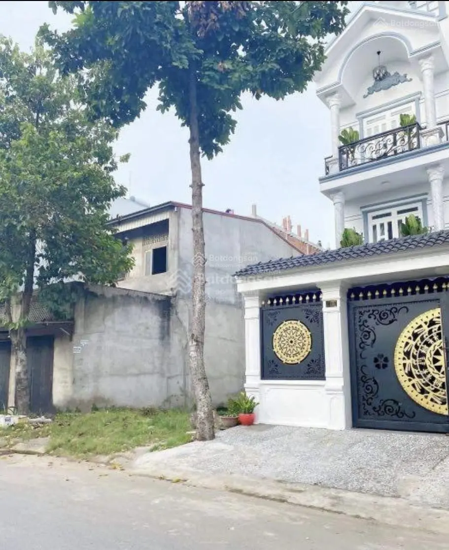 Cắt lỗ lô đất ở Nguyễn Hoàng P.An Phú Quận 2 80m2 giá 4tỷ8, sổ Hồng riêng, dân cư đông