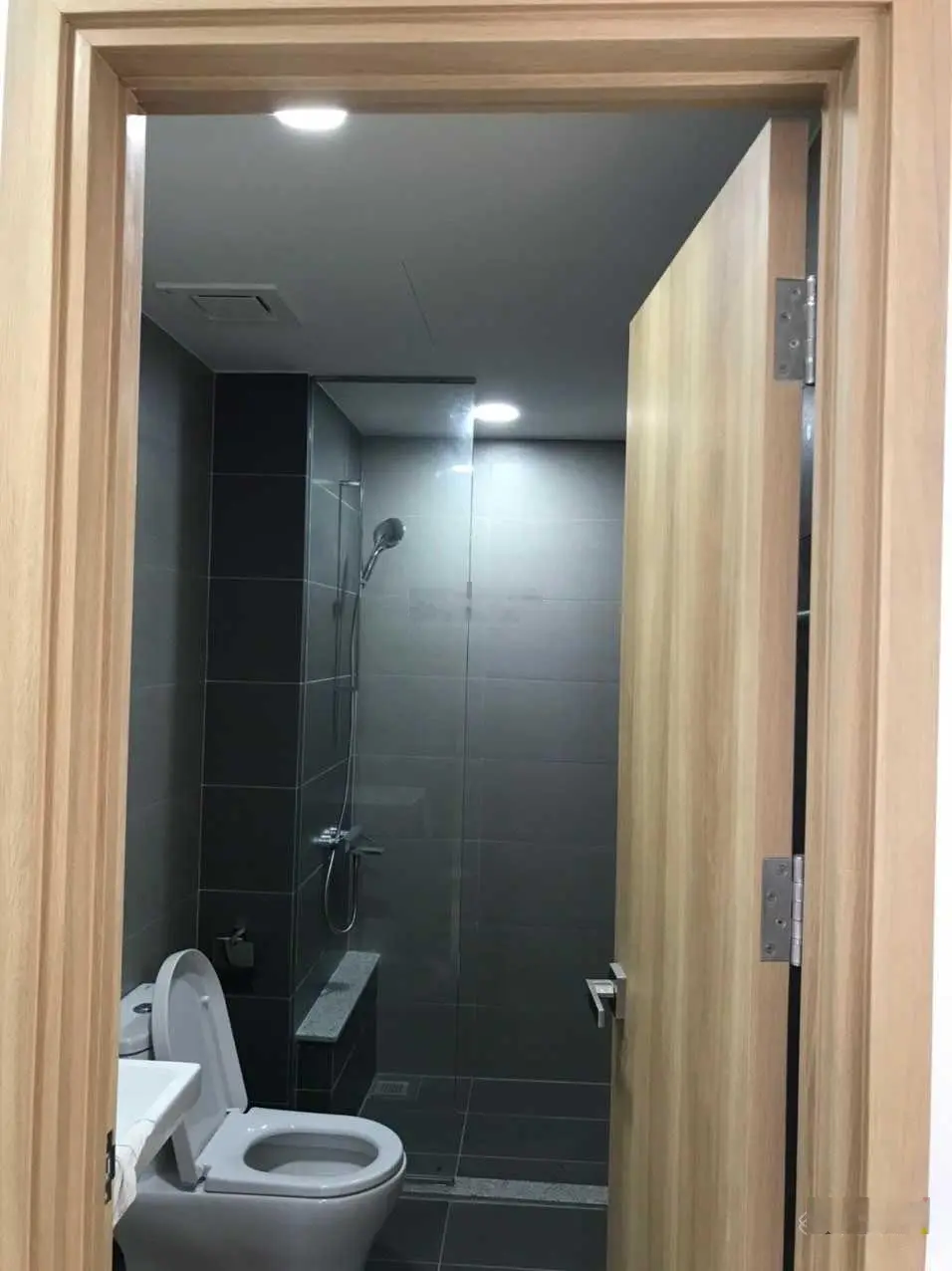 Kẹt tiền bán gấp căn hộ Emerald 2PN - 1WC (63,8m2) view đẹp, nhà mới chỉ 3,380 tỷ
