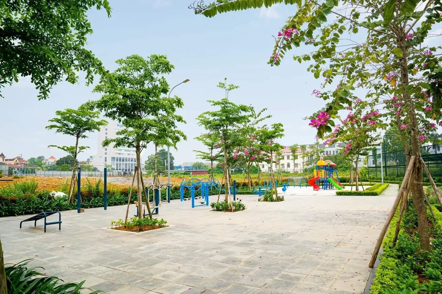Bán cắt lỗ nhà phố 5 tầng SH1-17 KĐT Diamond Park Lạng Sơn, giá 4,5 tỷ, LH 0916 992 ***