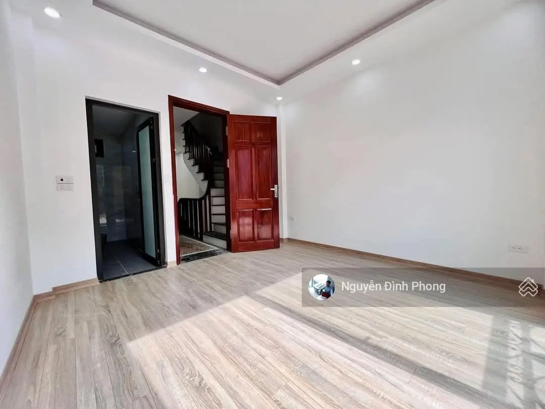 Nhà đẹp giá rẻ Sát KĐT Văn Khê. Nhỉnh 7 tỷ 42m2 Ô tô sát nhà. Thiết kế hiện đại. MT 4m rộng rãi
