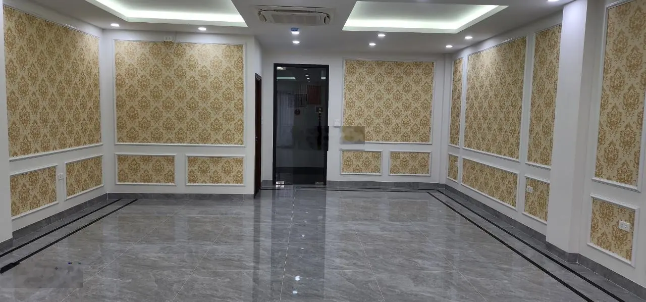Bán nhà ngõ 285 phố Khuất Duy Tiến diện tích 70 m2 mặt tiền 5,5 mét x 7 tầng nhà xây mới