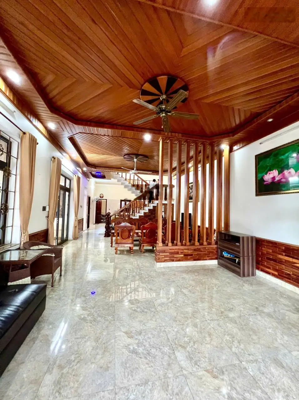 Bán biệt thự sân vườn 3 tầng đường Bùi Tá Hán khu Nam Việt Á, sát sông Hàn, Ngũ Hành Sơn- Giá 21 tỷ