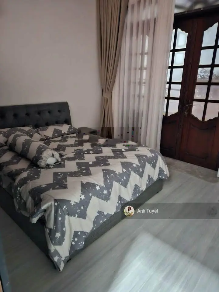 Chủ ngộp bớt giá 400 triệu nhà 1 Trệt 3 lầu Chợ Bình Chánh giá 700 triệu, SHR