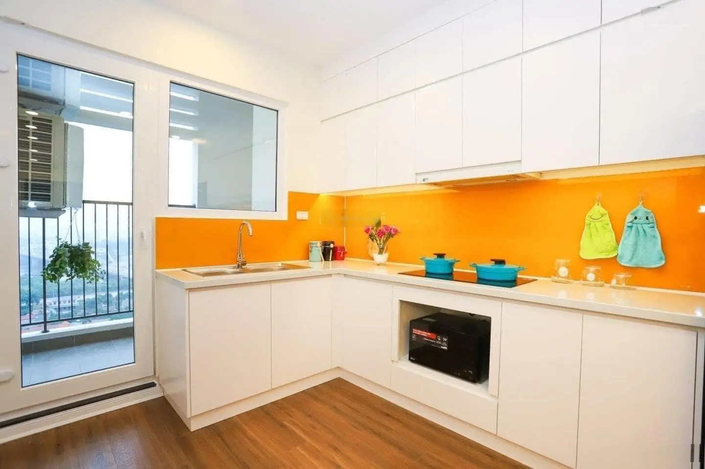 Bán căn hộ 2PN DT 68,2m2 tại trung tâm TP Thái Nguyên, sẵn HĐ thuê 250tr