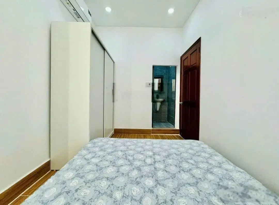 Bán nhà đường Nguyễn Du, P. Bến Thành, Quận 1. 73,84m2, hẻm lớn