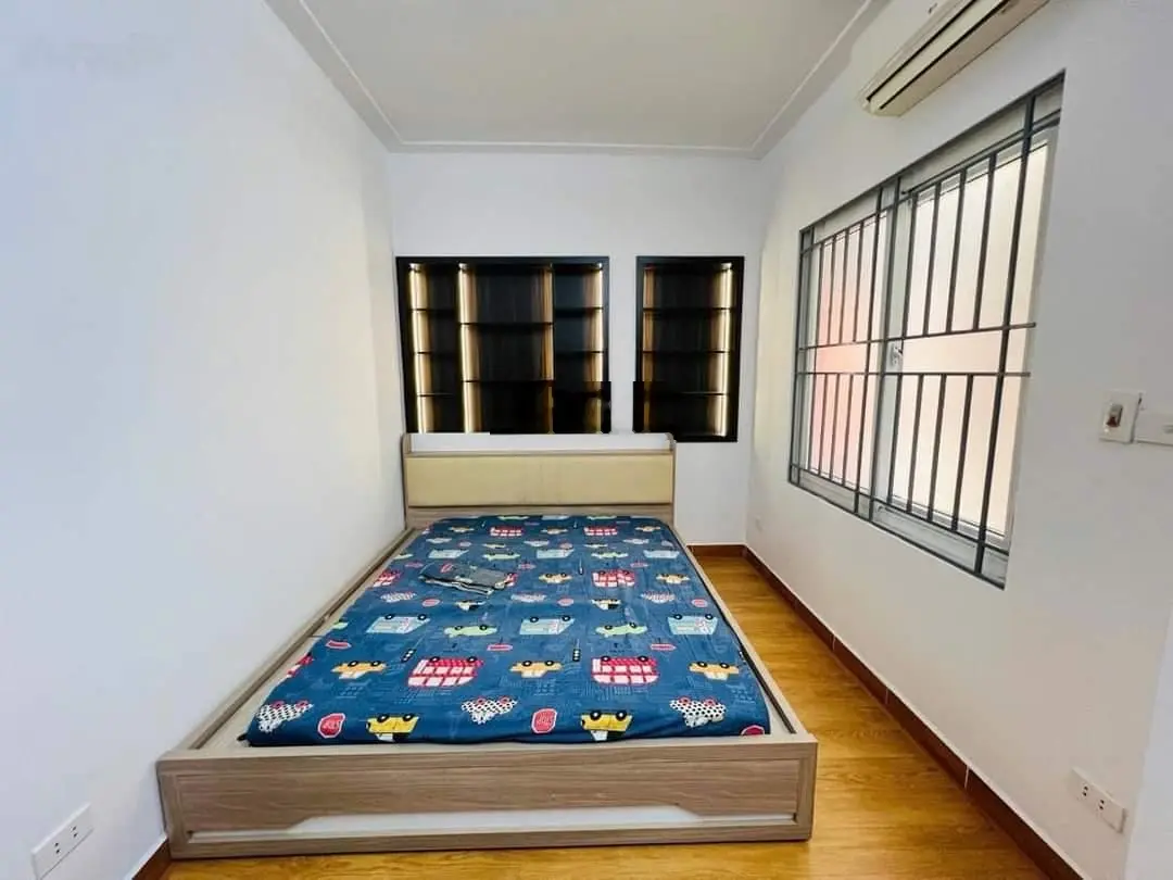 Bán nhà ngõ 79 Cầu Giấy, MT 5M, tặng nội thất, giá 7 Tỷ 250 Triệu
