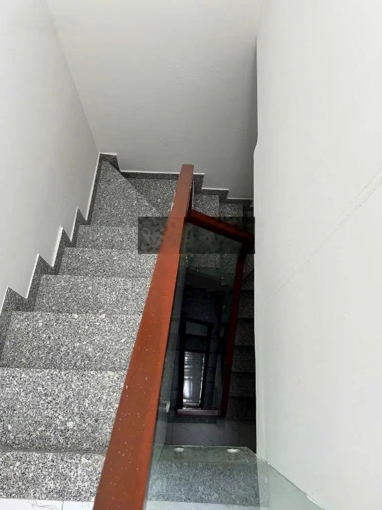 Bán nhà 4 tầng - khu dân cư hiện hữu không lo giải tỏa - đường Khánh Hội VIP Quận 4