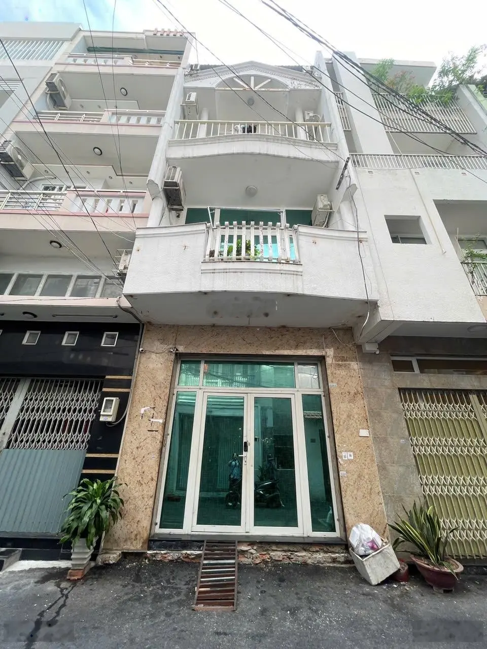 Bán nhà hxh, sư vạn hạnh, p12, q10.dt:4,5x15, 1tr3l, giá:16 tỷ