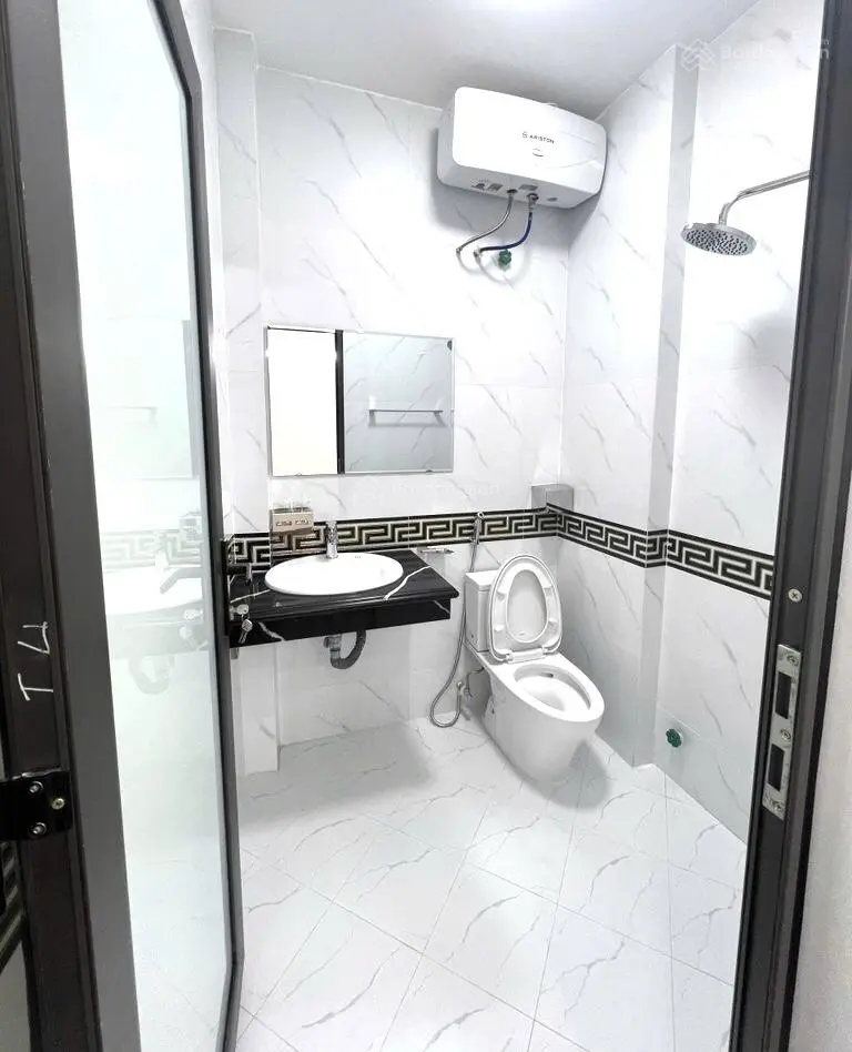 Bán nhà riêng đẹp tại Phố Vọng, 8,9 tỷ, 36m2, 5 tầng, 4PN, 4WC, ngõ vào rộng