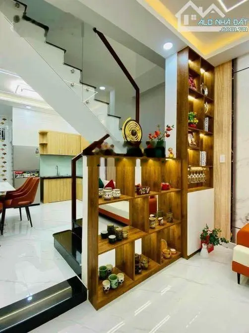 Nhà Mới Đẹp Tại Đường Hưng Phú, Phường 8, Quận 8, DT: 76m2./2tỷ800 Hẻm 8m ,sổ hồng riêng chính chủ