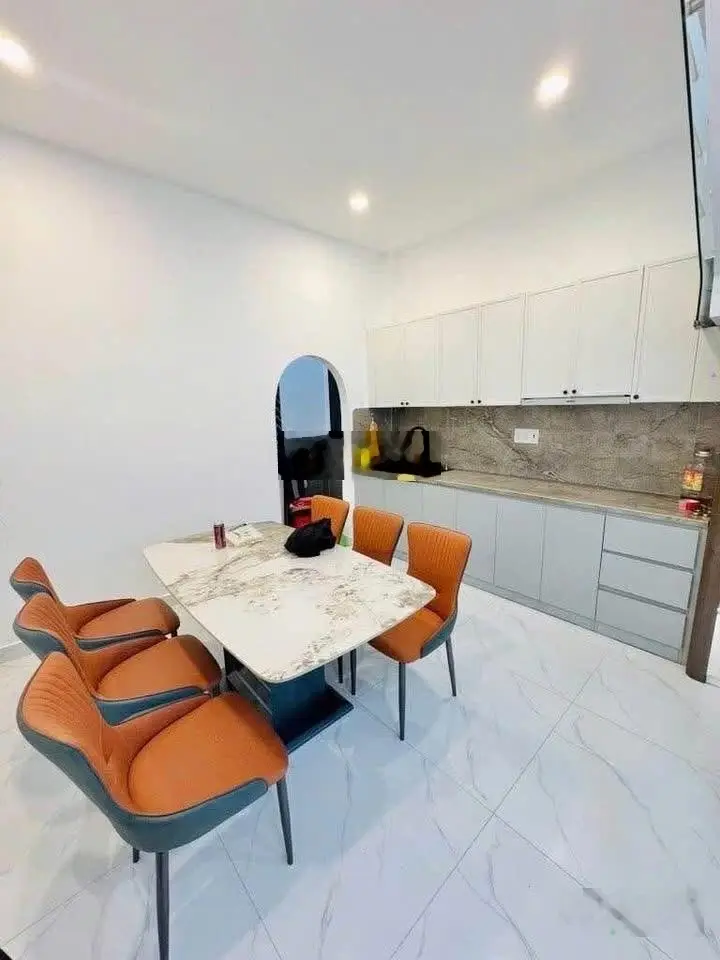 Hot!! Hẻm lớn, tặng nội thất, giá mềm 2ty760 | 40m2 đường Phạm Phú Thứ, quận 6 chạy ra Võ Văn Kiệt