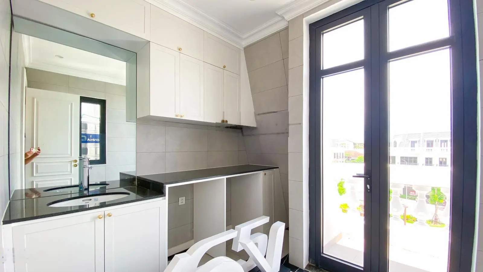Shophouse tích hợp vừa để ở vừa để kinh doanh. Diện tích 75 m2 mặt tiền 6 mét