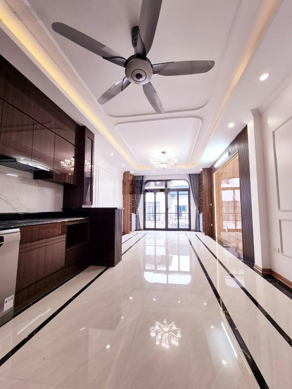 Bán nhà Lê Trọng Tấn ,Phân Lô,Thanh Xuân, Gara , thang máy,60m ,6 tầng, Mặt tiền 5m,giá nhỉnh 17tỷ