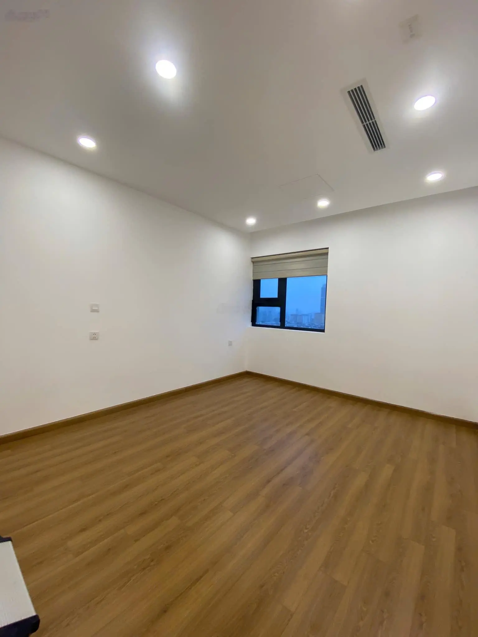Tôi chính chủ cần bán căn hộ siêu hiếm, tầng đẹp tại Hà Nội Paragon - giá cực chất chỉ 5 tỷ
