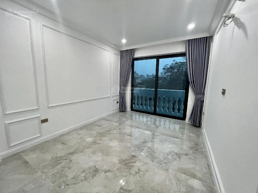Chính chủ gửi bán. Căn nhà tại Linh Đường. Hoàng Mai view hồ Linh Đàm. cách BX Nước Ngầm 100m. 5tỉ