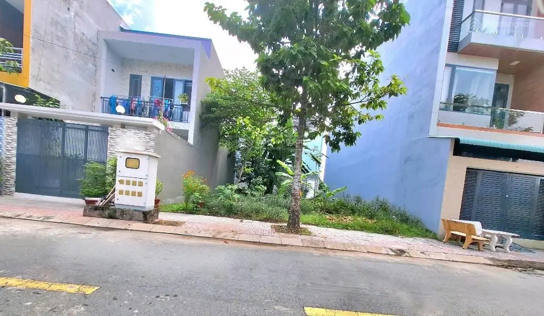 Đất vàng, đất bạc, đất sổ FO diện tích 136m2 - nằm tại đường Đông Tây, dân cư sầm uất